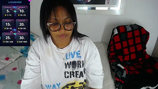 miajoseph  online show from March 1, 5:09 am