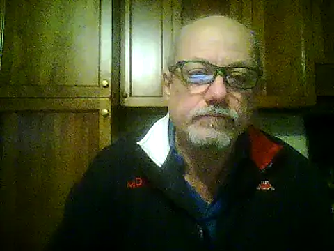 Snapshot of gianbragallini chatting on February 15, 11:47 pm gianbragallini online show from February 15, 11:47 pm