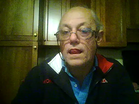 Snapshot of gianbragallini chatting on October 6, 10:07 pm gianbragallini online show from October 6, 10:07 pm