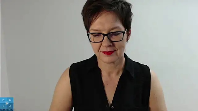 Snapshot of Sofie69Velvet chatting on October 12, 8:13 am Sofie69Velvet online show from October 12, 8:13 am