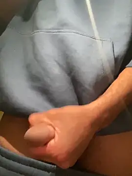 bomber0507 online show from April 7, 9:04 pm