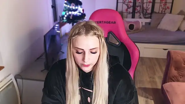 ce leste   online show from December 18, 7:19 pm