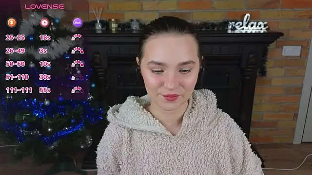 Snapshot of Ellie_Sunset chatting on January 18, 2:43 pm Ellie Sunset online show from January 18, 2:43 pm