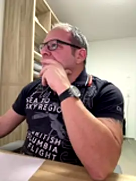 coupleLatinaLovers online show from November 27, 6:37 am