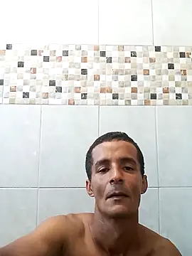 Snapshot of morenogato100 chatting on April 7, 10:05 am morenogato100 online show from April 7, 10:05 am