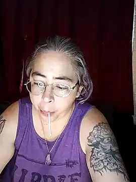 Snapshot of GraceHenderson chatting on December 14, 12:11 am GraceHenderson online show from December 14, 12:11 am