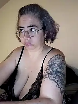 Snapshot of GraceHenderson chatting on December 27, 1:00 am GraceHenderson online show from December 27, 1:00 am