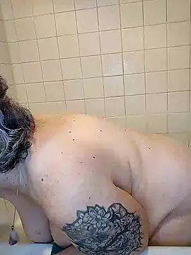 Snapshot of GraceHenderson chatting on January 13, 9:52 pm GraceHenderson online show from January 13, 9:52 pm