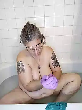 Snapshot of GraceHenderson chatting on January 15, 6:51 pm GraceHenderson online show from January 15, 6:51 pm