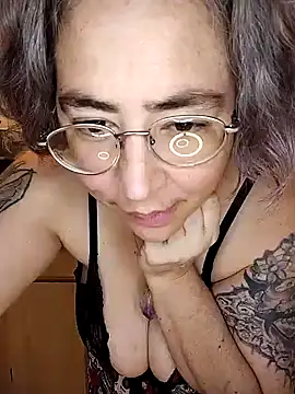 Snapshot of GraceHenderson chatting on January 19, 9:02 pm GraceHenderson online show from January 19, 9:02 pm