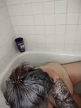 Snapshot of GraceHenderson chatting on February 27, 6:53 pm GraceHenderson online show from February 27, 6:53 pm