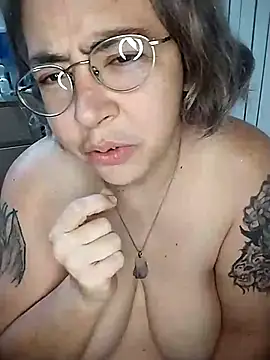 Snapshot of GraceHenderson chatting on February 28, 6:21 am GraceHenderson online show from February 28, 6:21 am