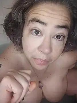 Snapshot of GraceHenderson chatting on March 2, 3:59 pm GraceHenderson online show from March 2, 3:59 pm