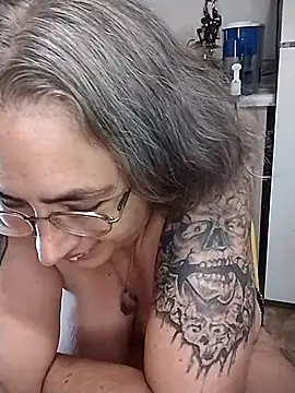 Snapshot of GraceHenderson chatting on March 4, 9:43 pm GraceHenderson online show from March 4, 9:43 pm