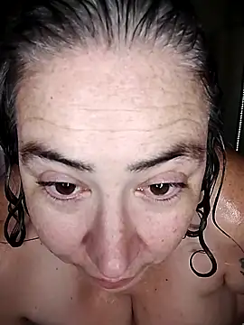 Snapshot of GraceHenderson chatting on October 4, 4:32 am GraceHenderson online show from October 4, 4:32 am