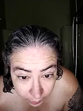 Snapshot of GraceHenderson chatting on October 31, 6:53 pm GraceHenderson online show from October 31, 6:53 pm