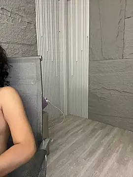 Snapshot of KaitlynLoveCam chatting on January 19, 2:48 am KaitlynLoveCam online show from January 19, 2:48 am