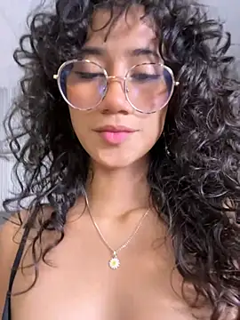 Snapshot of KaitlynLoveCam chatting on February 3, 10:15 pm KaitlynLoveCam online show from February 3, 10:15 pm