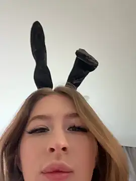 your girl next door online show from February 8, 2:31 pm