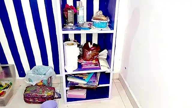 PetiteIvoryQueen19 online show from April 15, 3:46 am