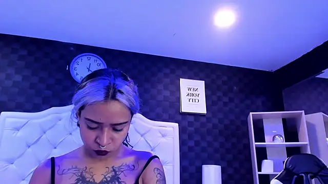 rave connor online show from December 10, 7:11 pm