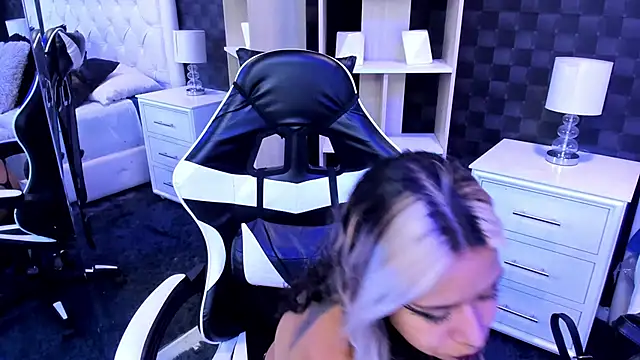 rave connor online show from December 30, 6:49 pm