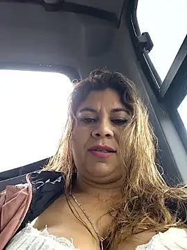 Laura-Hernandez online show from December 5, 3:09 pm