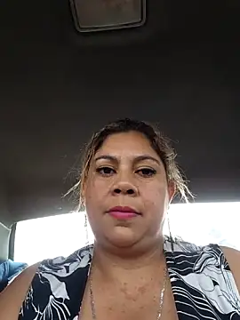 Snapshot of Laura-Hernandez chatting on January 5, 5:27 pm Laura-Hernandez online show from January 5, 5:27 pm