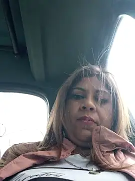 Snapshot of Laura-Hernandez chatting on February 18, 4:25 pm Laura-Hernandez online show from February 18, 4:25 pm