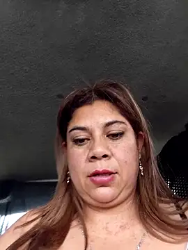 Snapshot of Laura-Hernandez chatting on February 25, 7:34 pm Laura-Hernandez online show from February 25, 7:34 pm