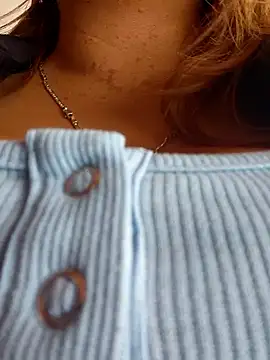 Snapshot of Laura-Hernandez chatting on March 3, 3:40 pm Laura-Hernandez online show from March 3, 3:40 pm