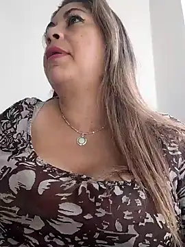 Snapshot of Laura-Hernandez chatting on July 17, 9:19 pm Laura-Hernandez online show from July 17, 9:19 pm