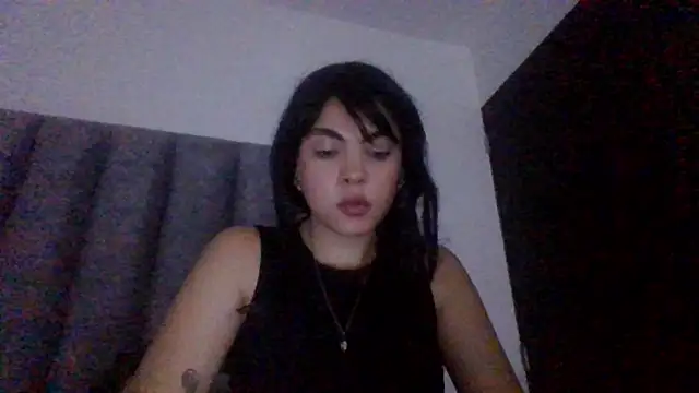 Snapshot of Kiri_Cutee chatting on December 3, 2:47 am Kiri Cutee online show from December 3, 2:47 am