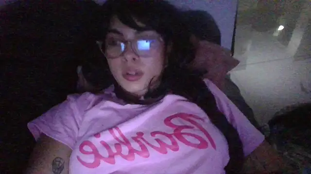 Snapshot of Kiri_Cutee chatting on February 7, 8:11 am Kiri Cutee online show from February 7, 8:11 am