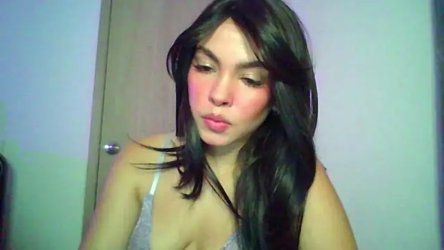 Snapshot of Kiri_Cutee chatting on October 24, 4:31 am Kiri Cutee online show from October 24, 4:31 am