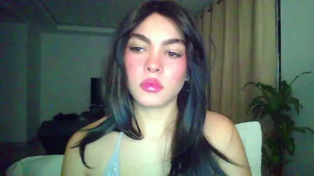 Snapshot of Kiri_Cutee chatting on November 18, 4:06 am Kiri Cutee online show from November 18, 4:06 am