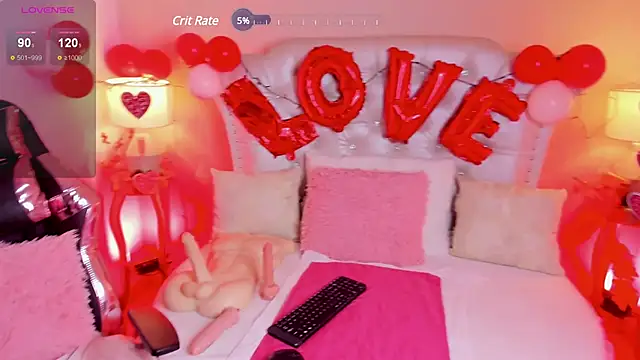 AliceLamore online show from February 11, 12:05 pm