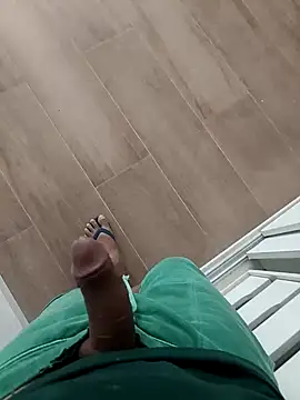 Snapshot of Pau_de_mel20 chatting on December 3, 10:39 am Pau de mel20 online show from December 3, 10:39 am