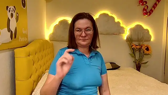 HolyMilfa online show from February 2, 5:04 pm