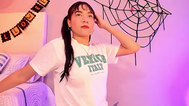 Maia W10 online show from October 30, 12:39 pm