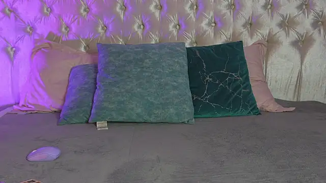Lilou albrecht online show from July 8, 11:48 am