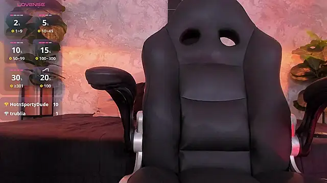 Snapshot of Regan__ chatting on February 14, 8:16 pm Regan online show from February 14, 8:16 pm