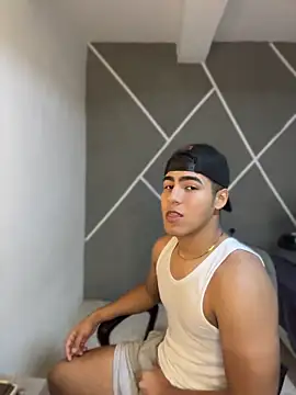 Diegobaby-18 online show from April 15, 5:03 am