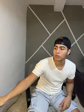 Diegobaby-18 online show from April 16, 3:07 am