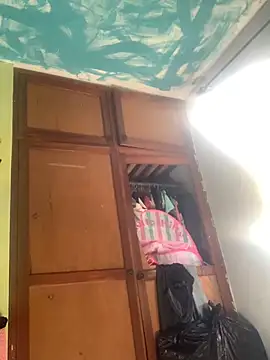 Snapshot of kioluy chatting on December 4, 7:00 pm kioluy online show from December 4, 7:00 pm