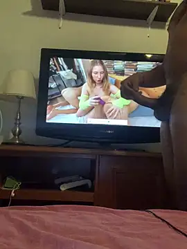 Snapshot of kioluy chatting on December 19, 12:39 am kioluy online show from December 19, 12:39 am