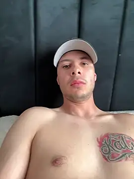themouate online show from June 4, 9:43 pm