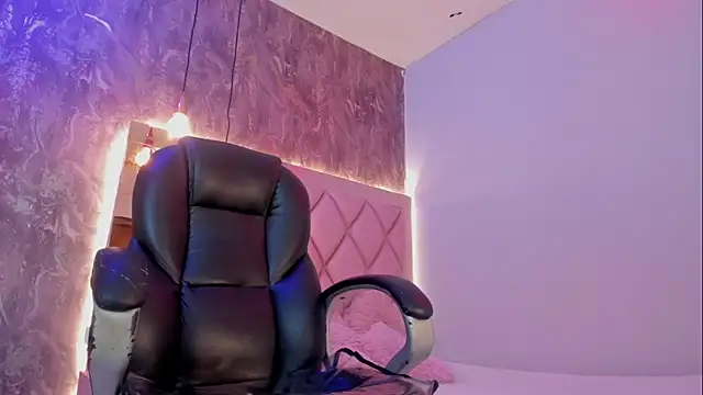 megan 100 online show from May 30, 6:49 pm