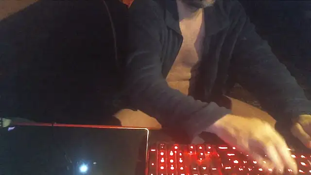 Snapshot of 6996horus chatting on February 14, 1:13 am 6996horus online show from February 14, 1:13 am