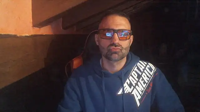 Snapshot of 6996horus chatting on March 8, 1:28 am 6996horus online show from March 8, 1:28 am